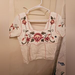 NWOT NEVER WORN. Beautiful Floral CROP Abercrombie and Fitch Top ♡🌺